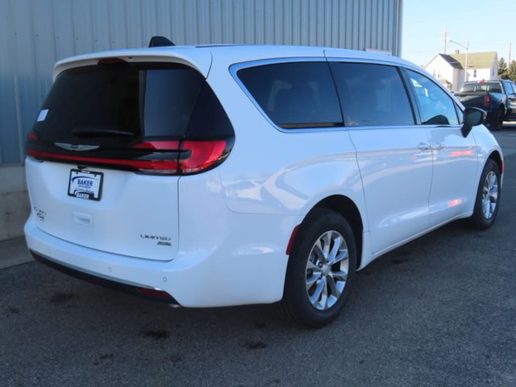 New 2026 Chrysler Pacifica LIMITED AWD Passenger Van