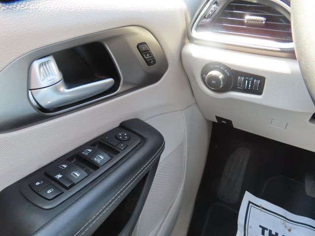 2024 Chrysler Pacifica Touring L - Photo 32
