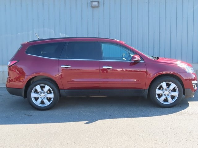 Used 2017 Chevrolet Traverse 1LT with VIN 1GNKVGKD8HJ200205 for sale in Cadillac, MI