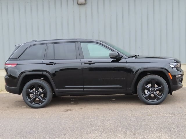 2025 Jeep Grand Cherokee Limited photo 2