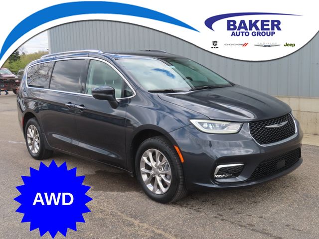 2021 Chrysler Pacifica Touring L's photo