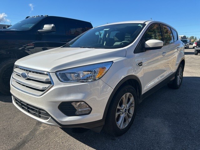 2017 Ford Escape SE photo 2