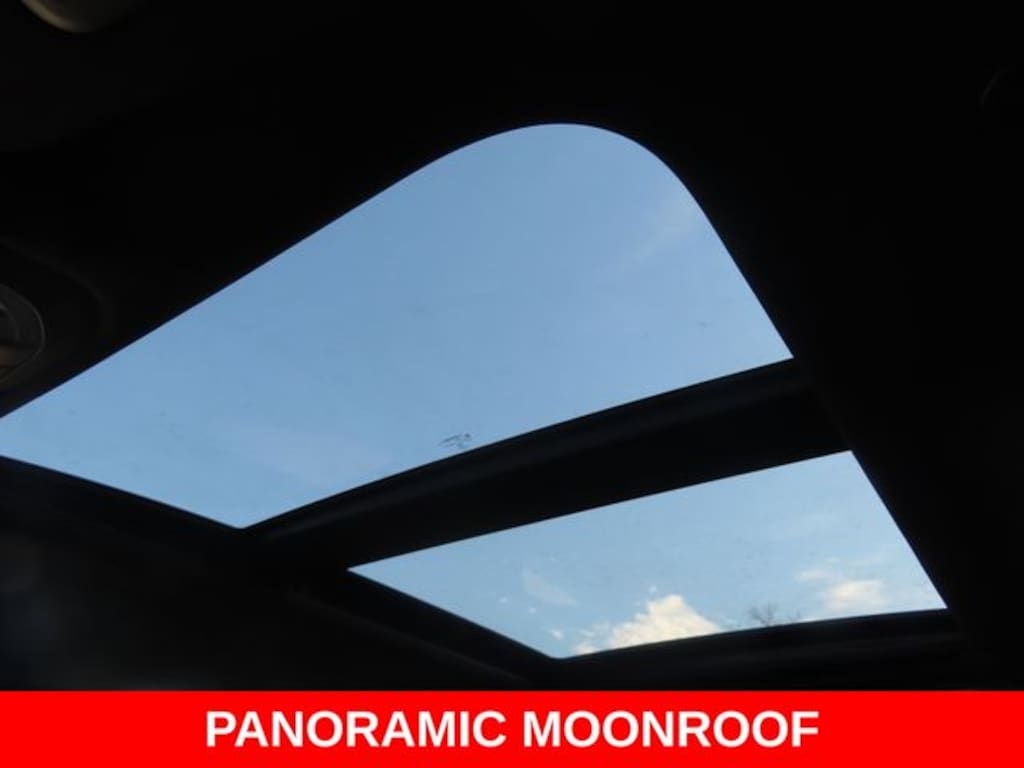 New 2026 Chrysler Pacifica LIMITED AWD Passenger Van