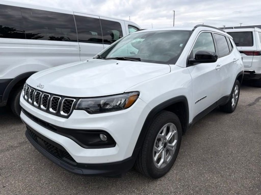 Used 2025 Jeep Compass Latitude SUV