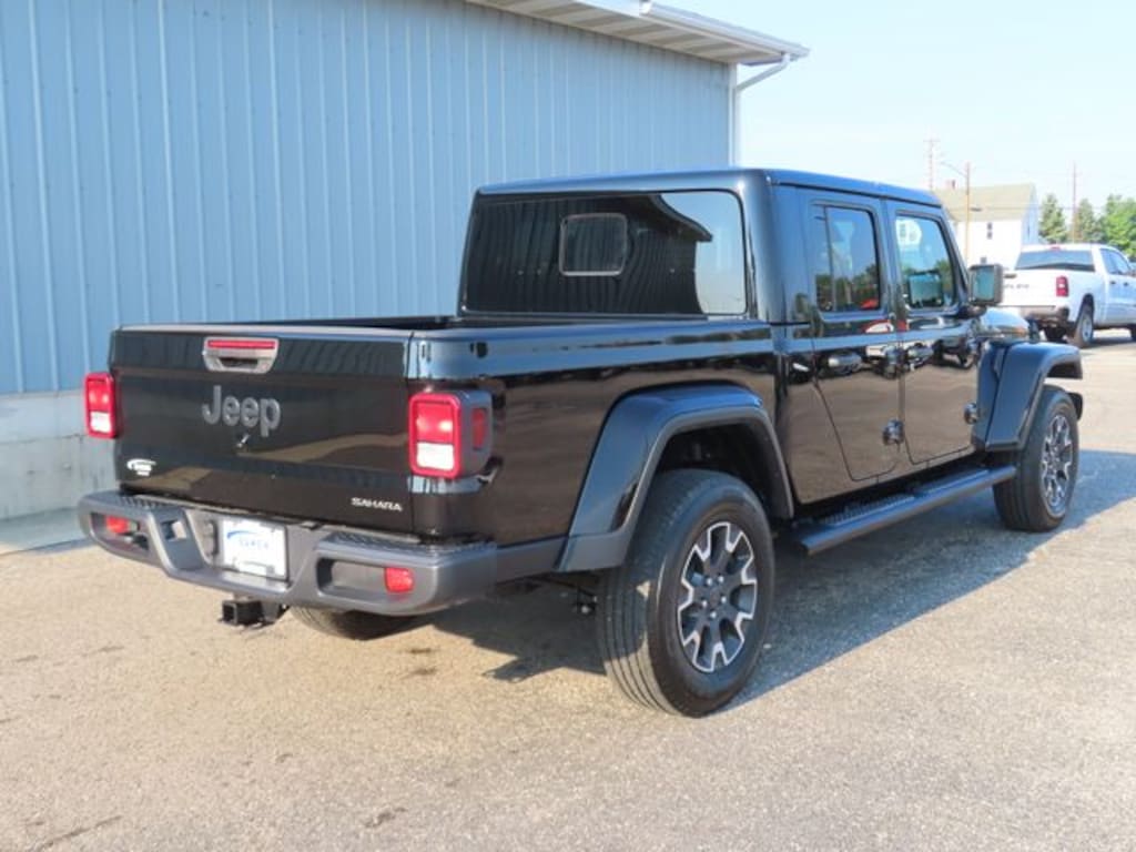 New 2026 Jeep Gladiator Sahara Truck