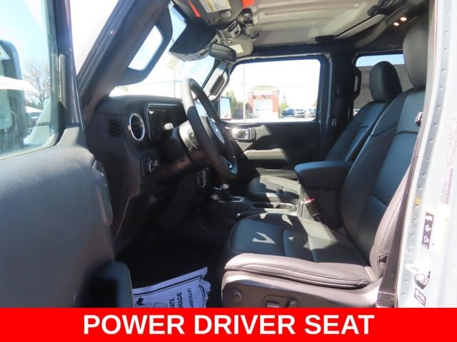 2026 Jeep Gladiator Sahara - Photo 18