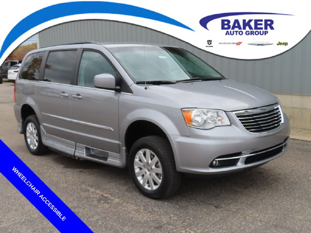 new 2016 Chrysler Town & Country Touring Minivan/Van for sale 