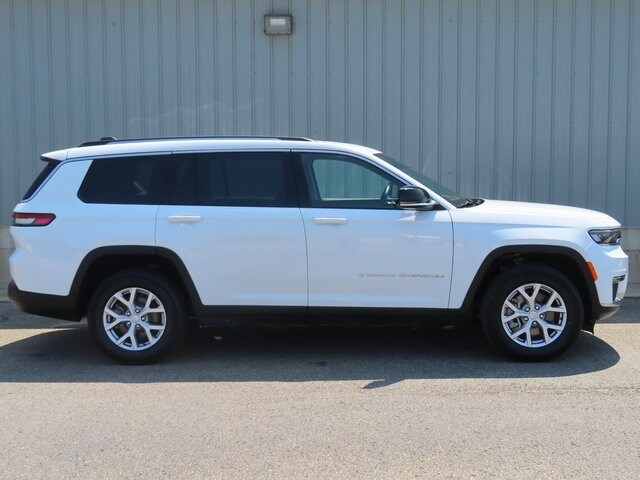 2022 Jeep Grand Cherokee Limited photo 2