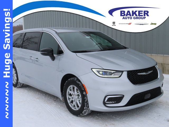 2026 Chrysler Pacifica Passenger Van 