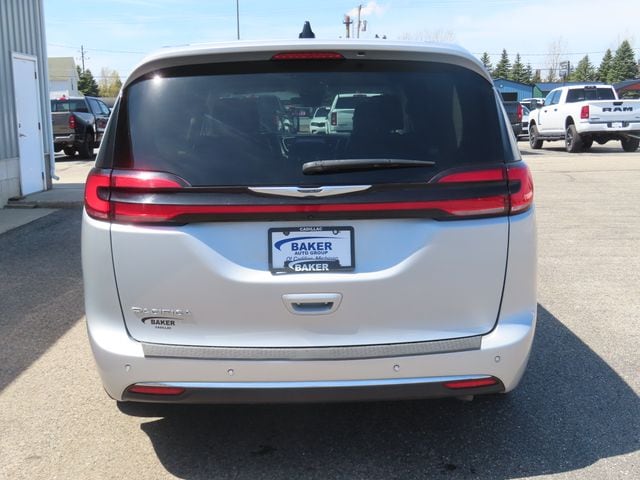2024 Chrysler Pacifica Touring L - Photo 11
