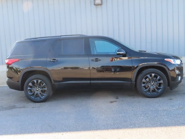 2021 Chevrolet Traverse RS photo 2