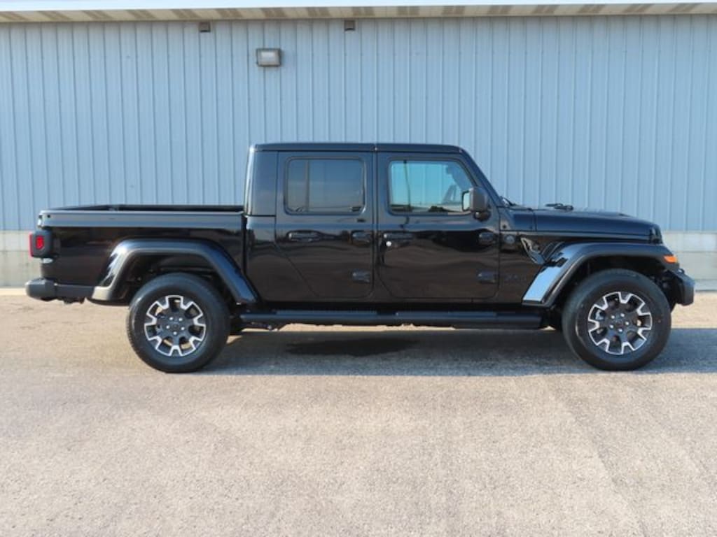 New 2026 Jeep Gladiator Sahara Truck