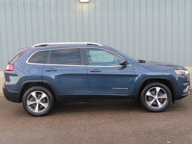 Used 2020 Jeep Cherokee Limited with VIN 1C4PJMDX1LD623599 for sale in Cadillac, MI