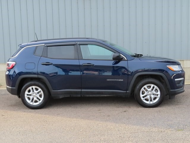 2021 Jeep Compass Sport photo 2