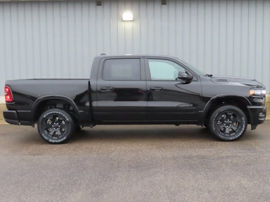 New 2026 Ram 1500 BIG HORN CREW CAB 4X4 5'7 BOX Pickup