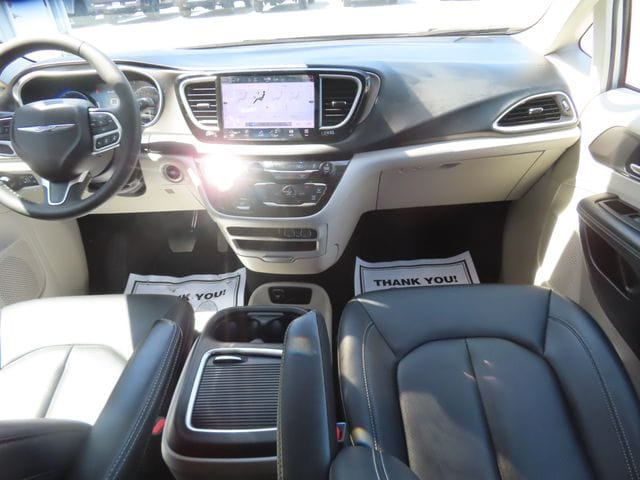 2024 Chrysler Pacifica Touring L - Photo 26