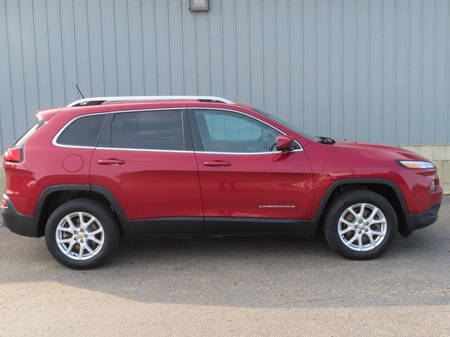 Used 2015 Jeep Cherokee Latitude with VIN 1C4PJMCS7FW650563 for sale in Cadillac, MI