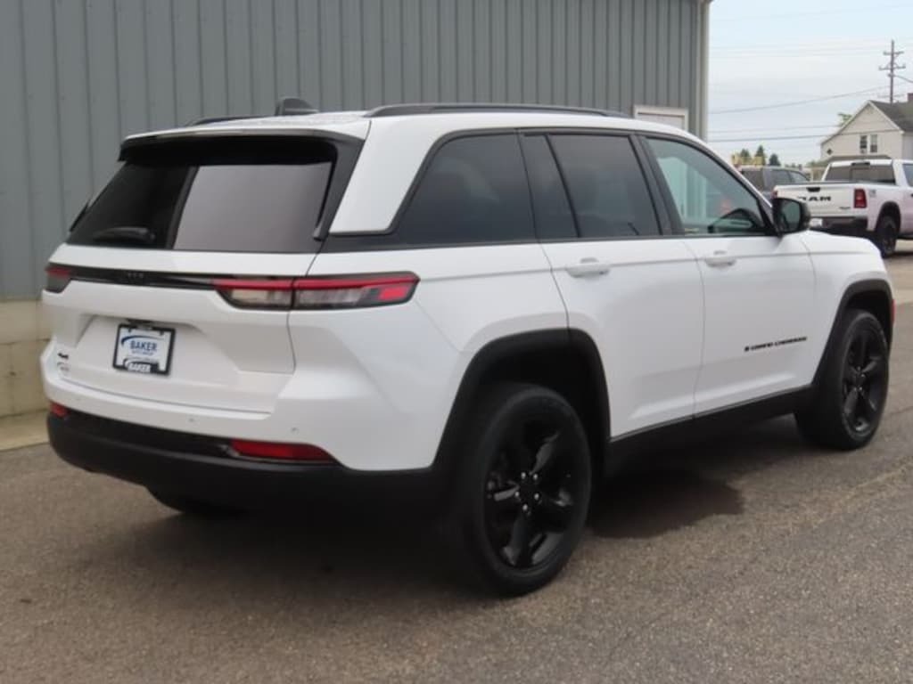 Used 2023 Jeep Grand Cherokee Altitude X SUV