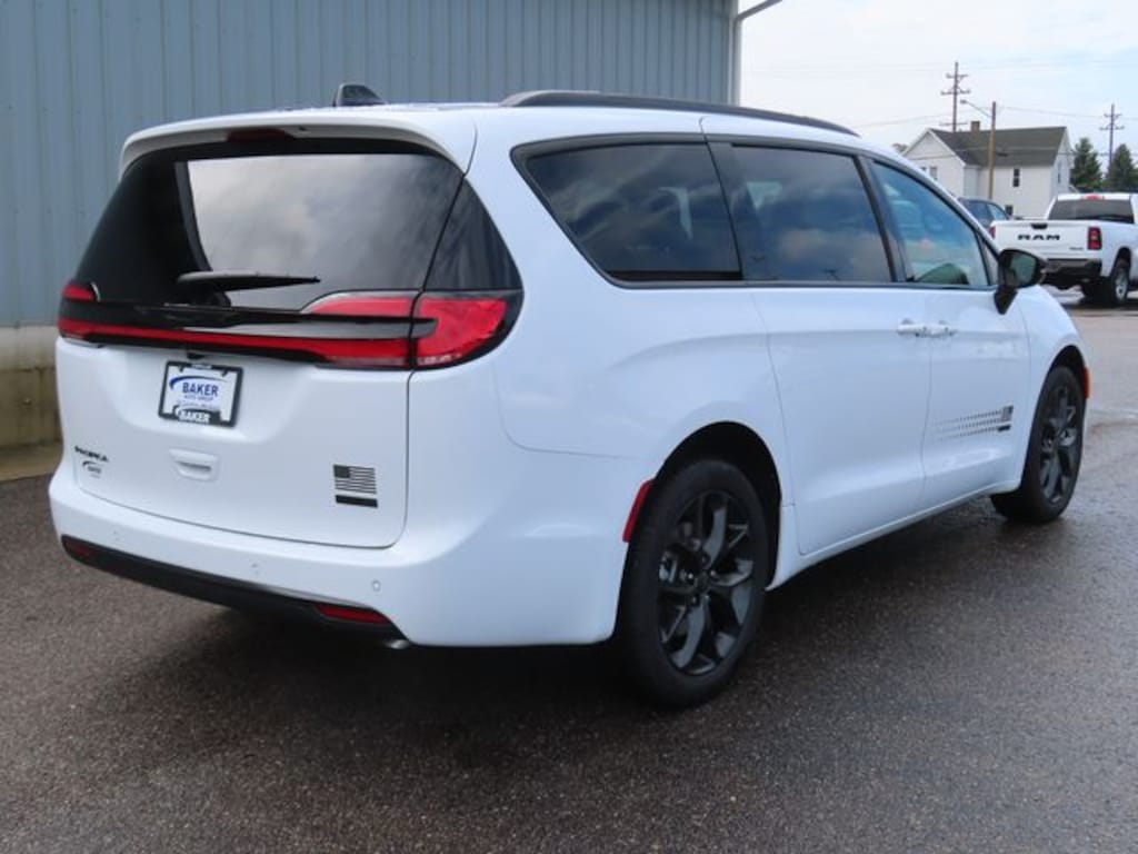 New 2027 Chrysler Pacifica SELECT AWD Passenger Van