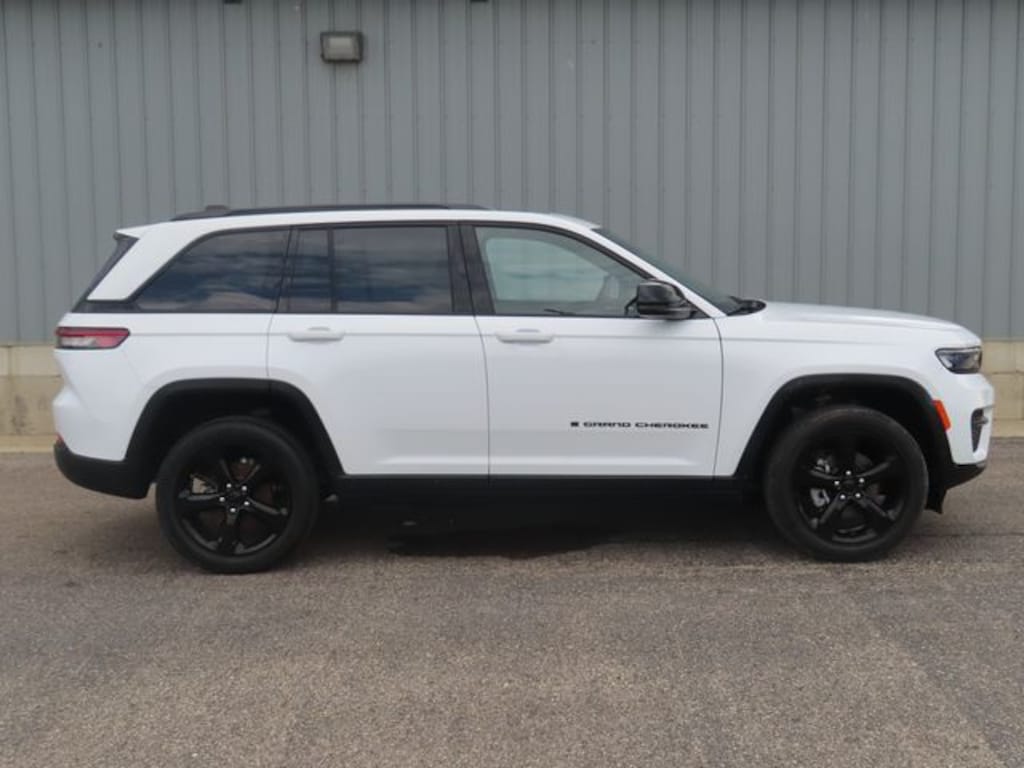 Used 2023 Jeep Grand Cherokee Altitude X SUV