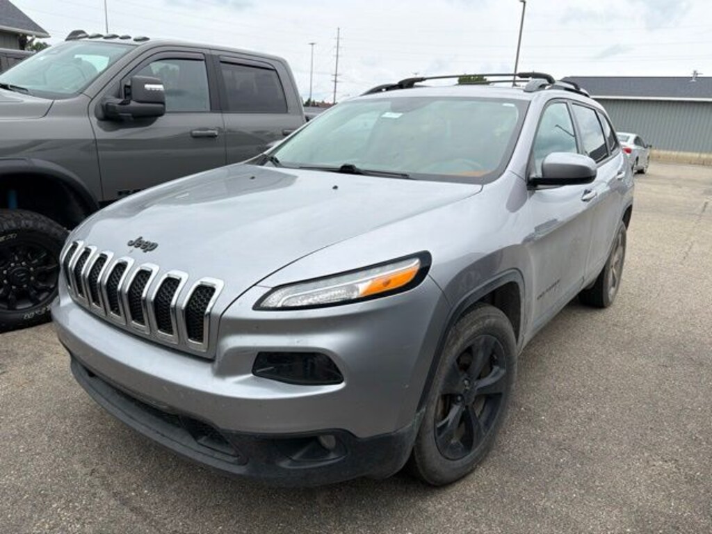 Used 2018 Jeep Cherokee Latitude SUV