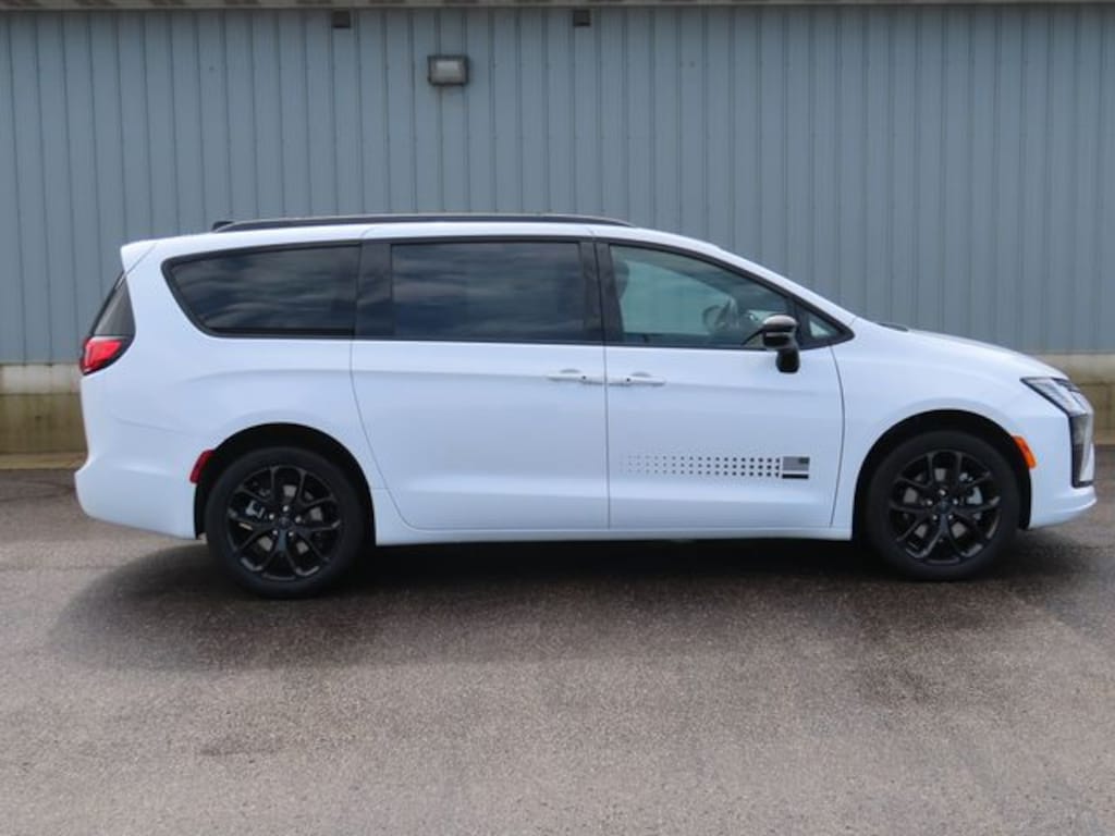 New 2027 Chrysler Pacifica SELECT AWD Passenger Van