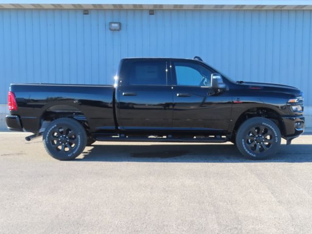 New 2026 Ram 2500 BIG HORN CREW CAB 4X4 6'4 BOX Pickup