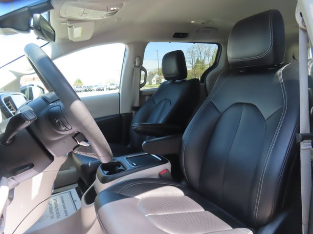 2024 Chrysler Pacifica Touring L - Photo 20