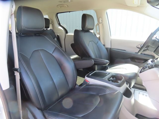 2024 Chrysler Pacifica Touring L - Photo 25