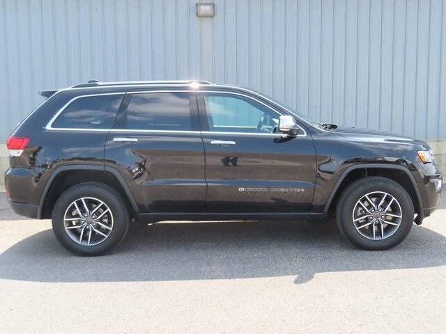 Used 2022 Jeep Grand Cherokee WK Limited with VIN 1C4RJFBG2NC166592 for sale in Cadillac, MI