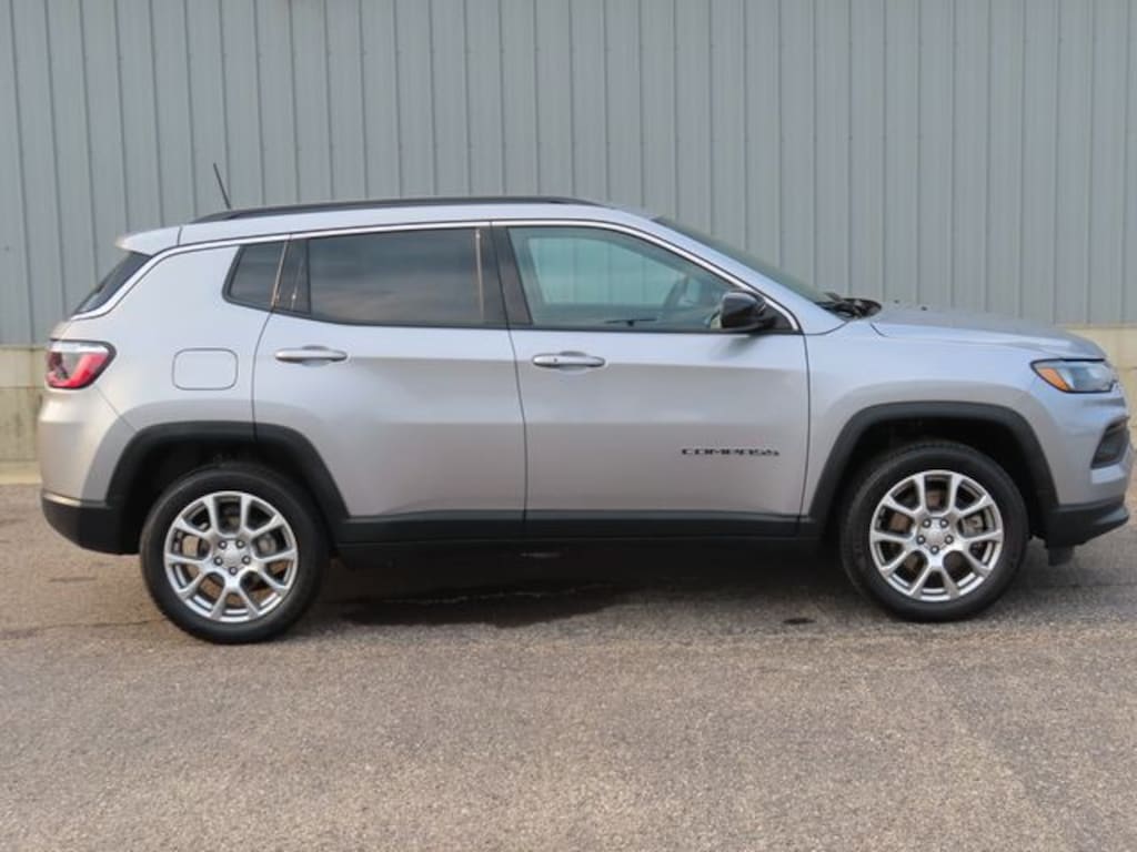 Used 2023 Jeep Compass Latitude Lux SUV