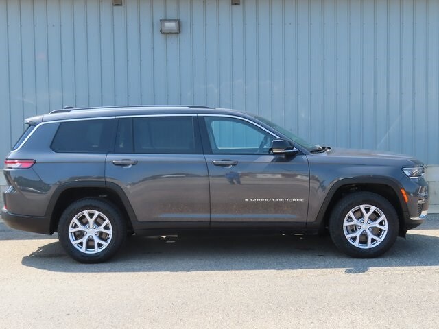 2022 Jeep Grand Cherokee Limited photo 2