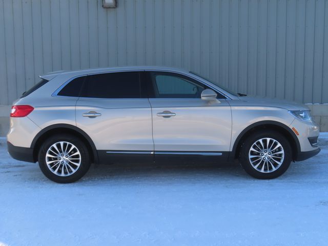 Used 2017 Lincoln MKX Select with VIN 2LMPJ6KR3HBL38920 for sale in Cadillac, MI