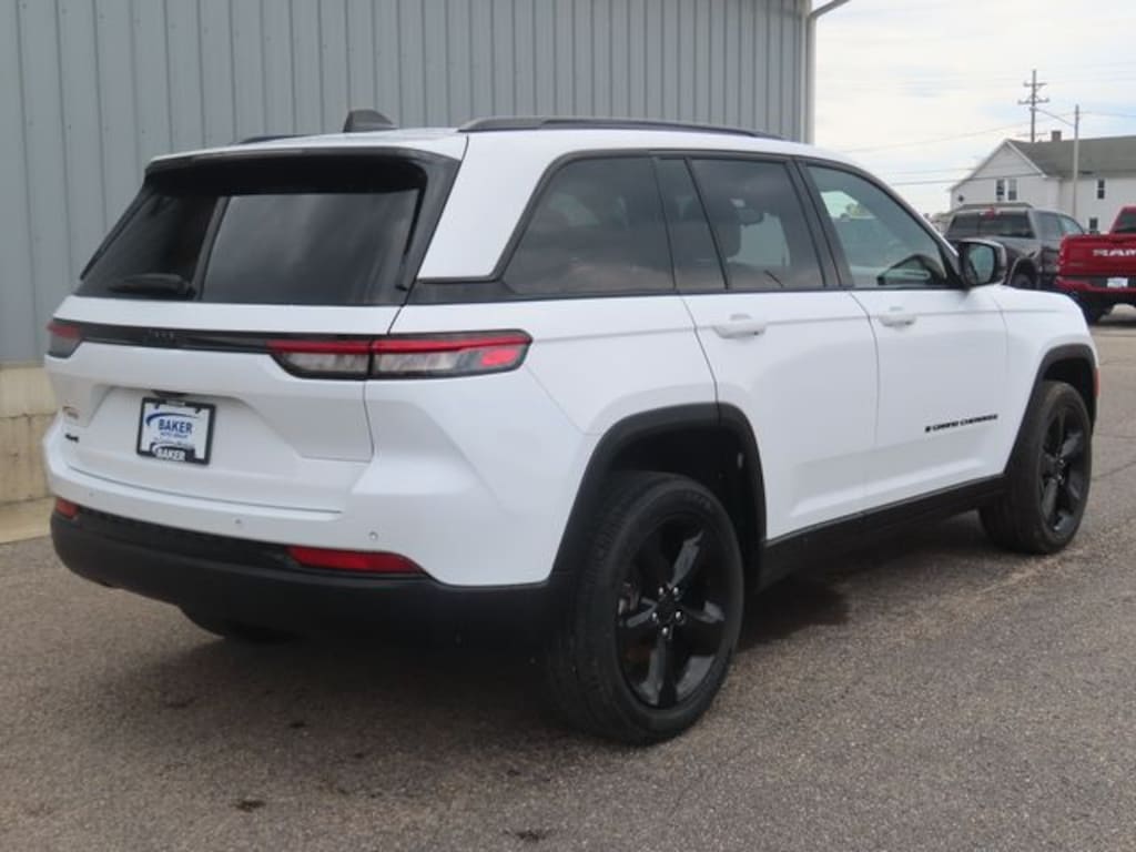 Used 2023 Jeep Grand Cherokee Altitude X SUV