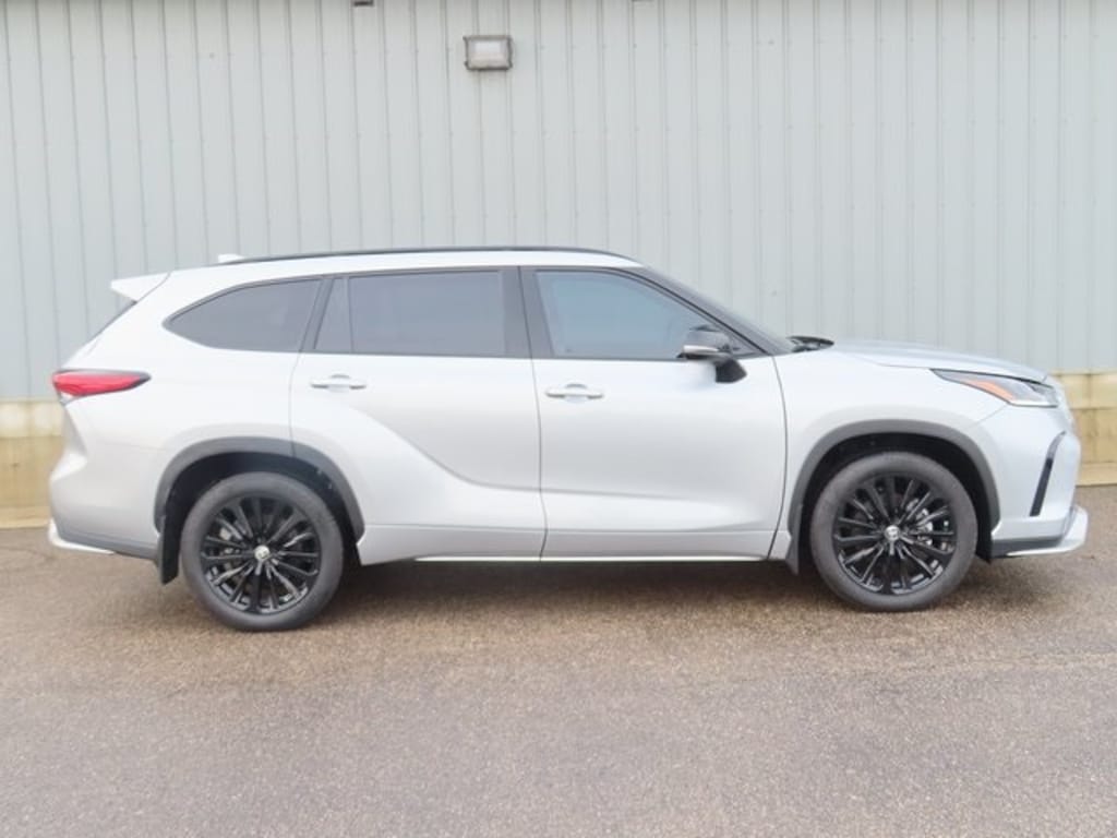 Used 2023 Toyota Highlander XSE SUV