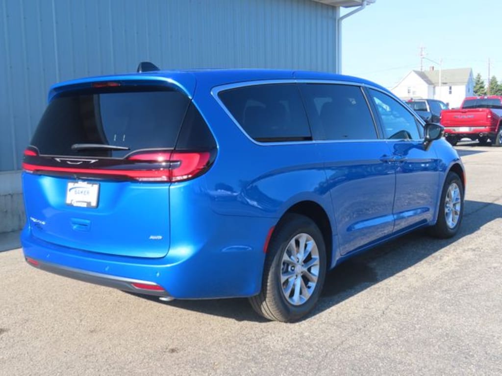 New 2027 Chrysler Pacifica SELECT AWD Passenger Van