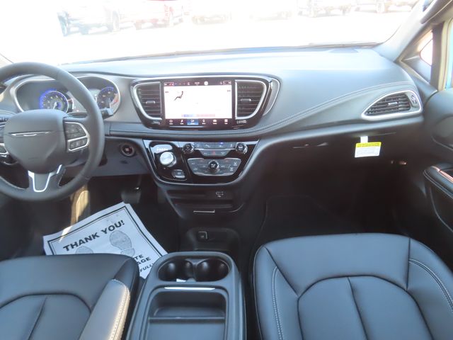 2027 Chrysler Pacifica Select - Photo 24