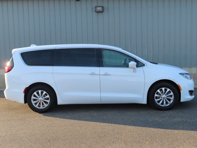 Used 2018 Chrysler Pacifica Touring Plus with VIN 2C4RC1FG1JR117635 for sale in Cadillac, MI