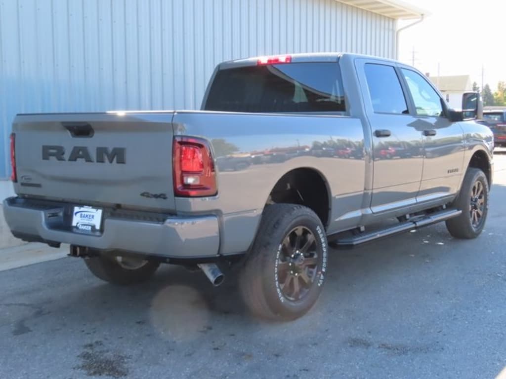 New 2026 Ram 2500 BIG HORN CREW CAB 4X4 6'4 BOX Pickup
