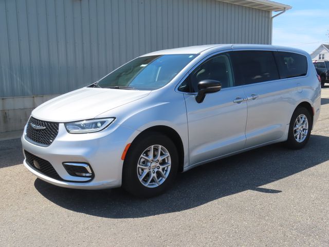 2024 Chrysler Pacifica Touring L - Photo 8