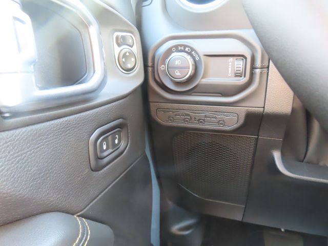 2026 Jeep Gladiator Sahara - Photo 30