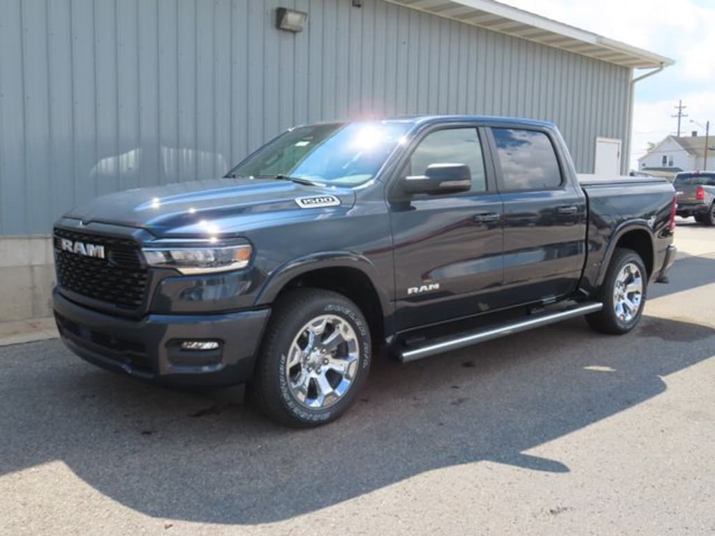 New 2026 Ram 1500 BIG HORN CREW CAB 4X4 5'7 BOX Pickup