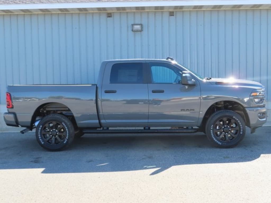 New 2026 Ram 2500 BIG HORN CREW CAB 4X4 6'4 BOX Pickup