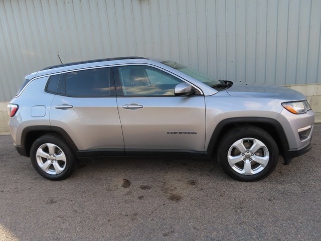 Used 2019 Jeep Compass Latitude with VIN 3C4NJCBB0KT793874 for sale in Cadillac, MI