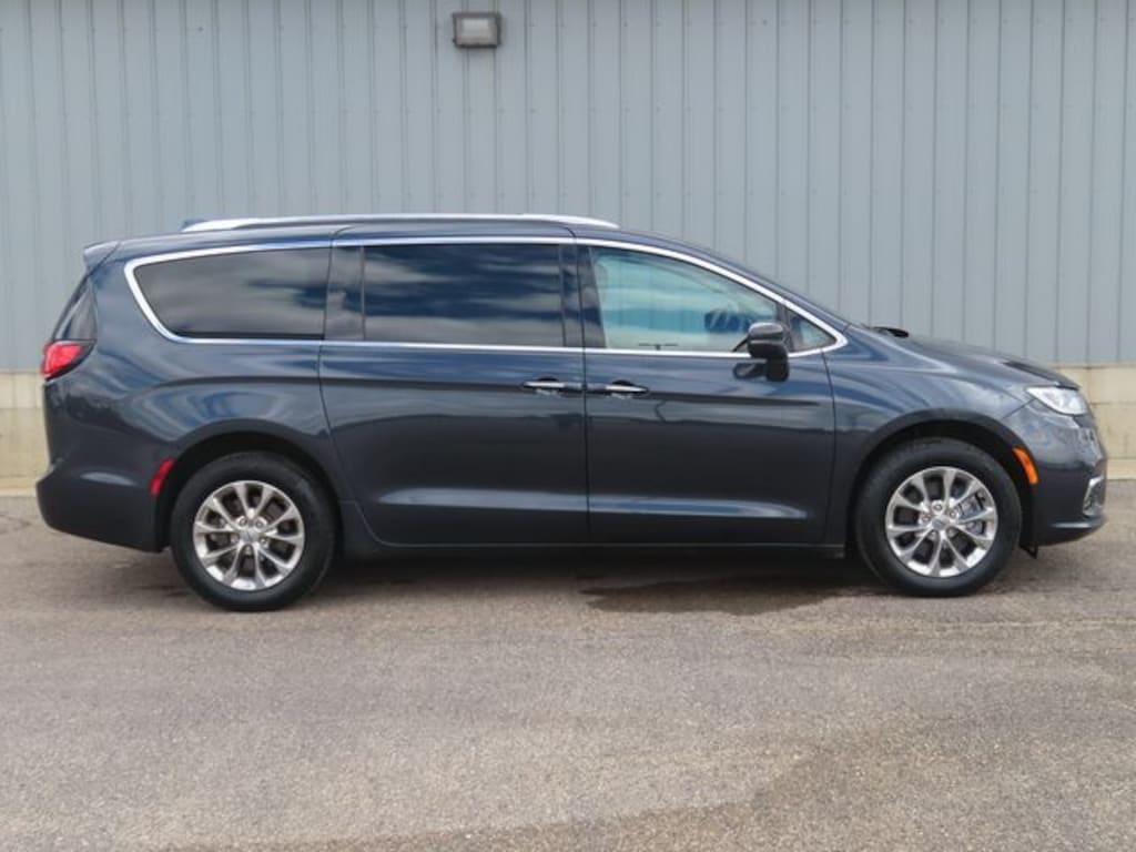 Used 2021 Chrysler Pacifica Touring L Minivan/Van