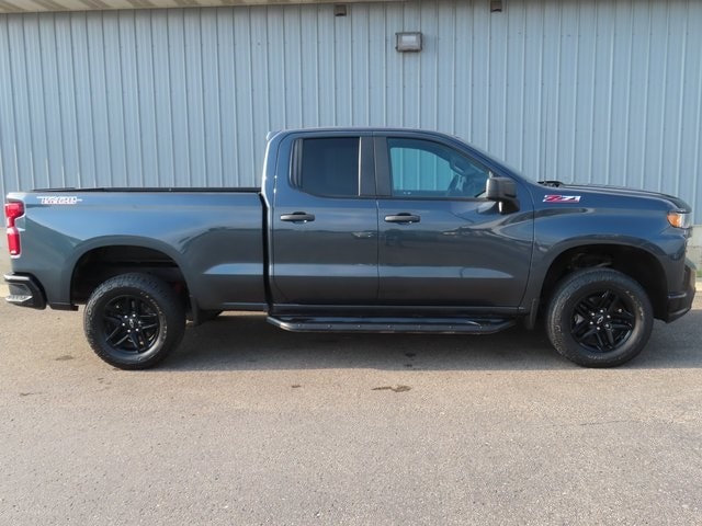 Used 2019 Chevrolet Silverado 1500 Custom with VIN 1GCRYCEF9KZ238412 for sale in Cadillac, MI