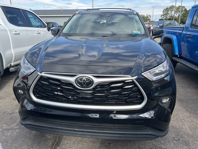 2020 Toyota Highlander XLE photo 2
