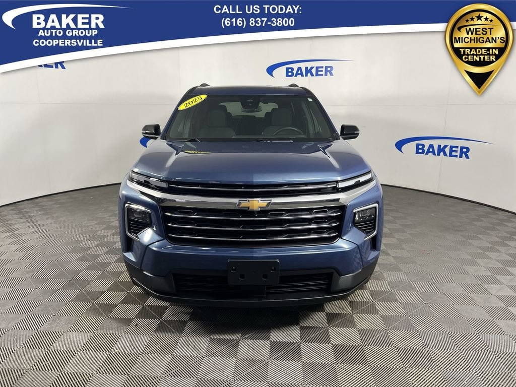 Used 2025 Chevrolet Traverse LT SUV