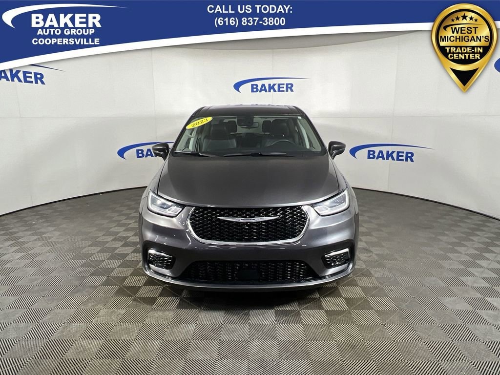 Used 2023 Chrysler Pacifica Touring L