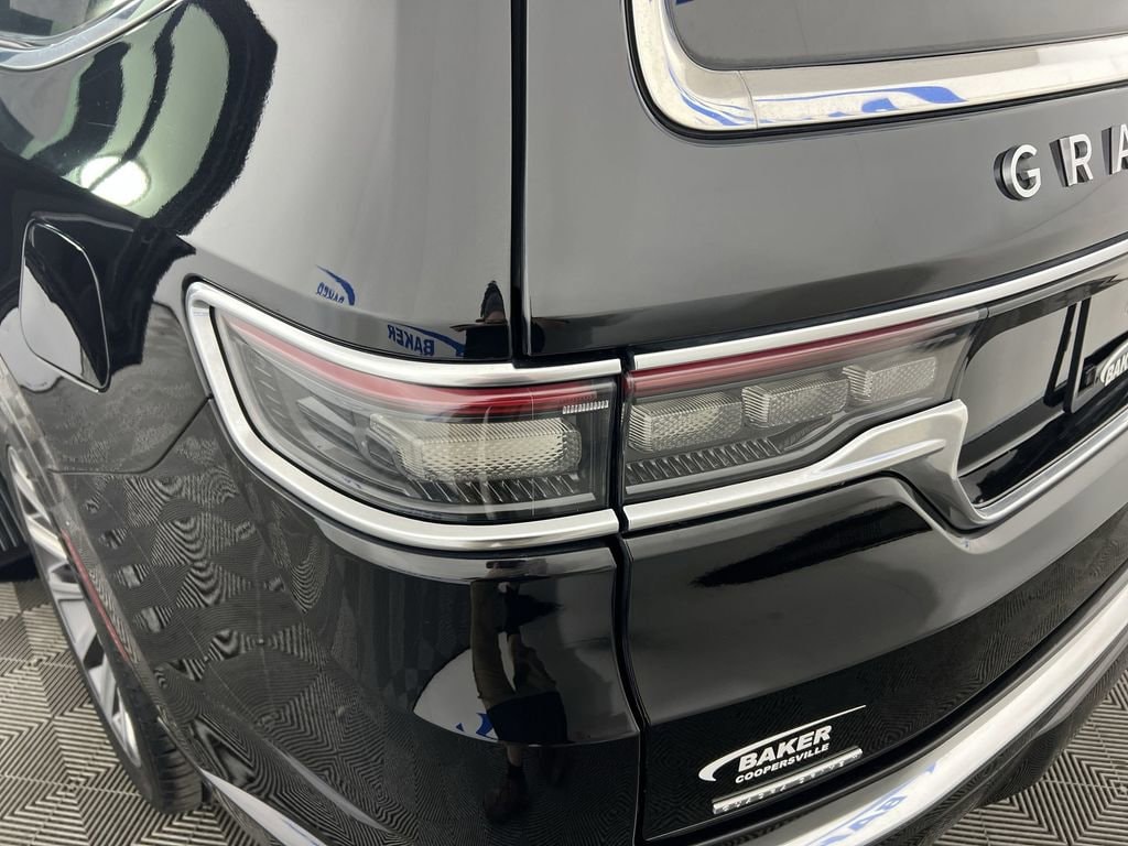2023 Jeep Grand Wagoneer Series II - Photo 38